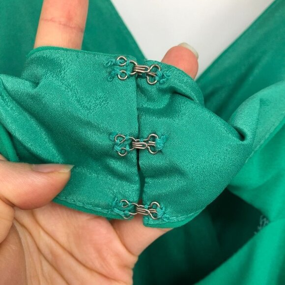 Adelyn Rae Emerald green  pleated surplice neckline high low maxi dress M - Picture 10 of 15